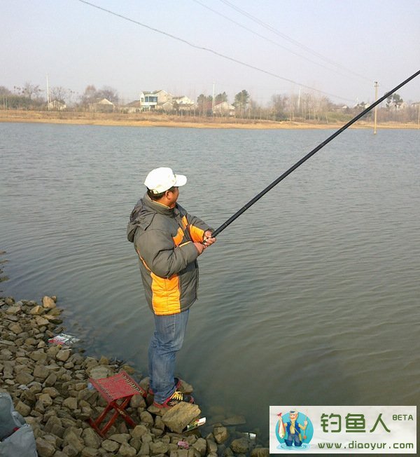 冬季长竿短线钓鲫鱼