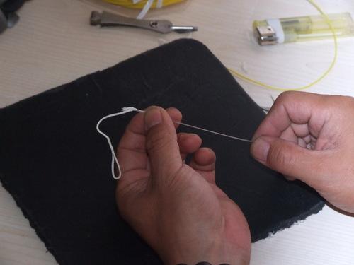 【钓鱼】图示飞蝇主线安装连接线圈的方法