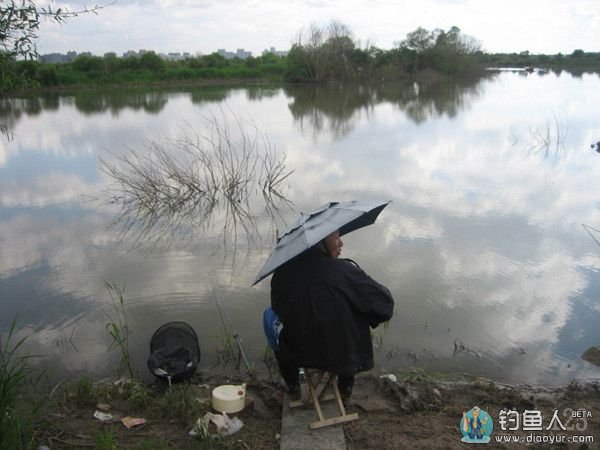 太阳出来戴上帽子