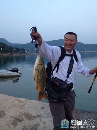 钓到一条鲤鱼