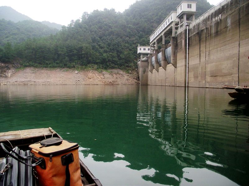 茶山湖野钓乐享 那钓鱼野餐喝酒的欢乐行