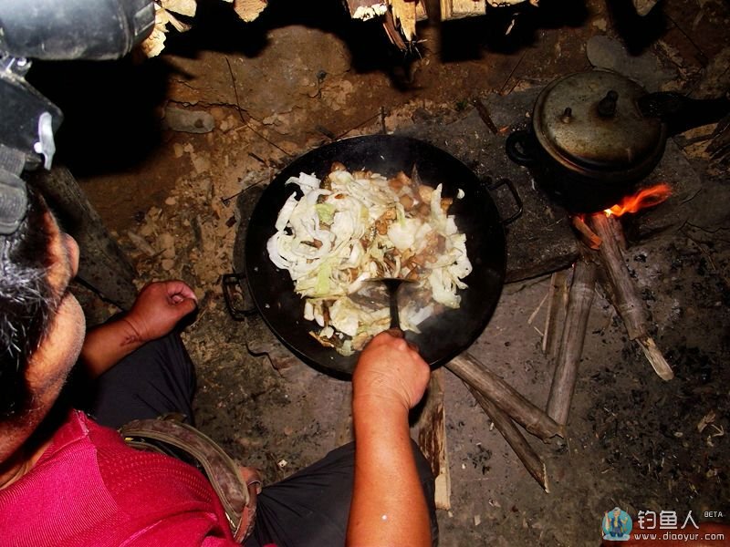 柴火煮饭炒菜.