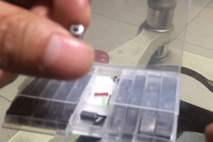 钓鱼高手必备 如何选择调漂铅皮保持鱼漂平衡 [视频]