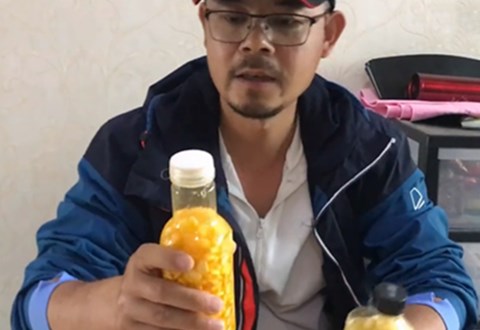 户外老曹 教你自制玉米饵 钓鱼效果好 [视频]