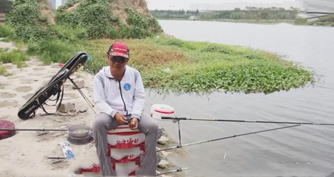 渔课堂 遇到鱼饵反水咋办 老钓友果然经验丰富 [视频]