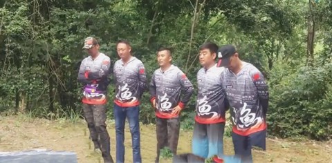 户外老曹 老曹在荒岛上钓鱼 早上4点一直钓到晚上 续5天 [视频]