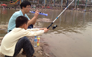 夏季江河涨水海竿钓鲤鱼的四个实用技巧