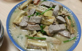 适宜年老、体弱者的保健菜肴：鳗鳞豆腐