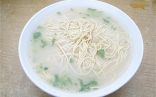 钓鱼人与鱼汤面