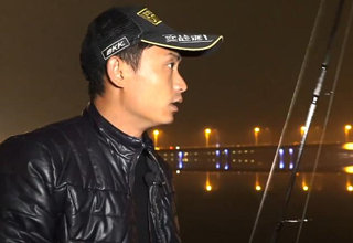 小汐路亚：夜袭截口搜大翘 [视频]