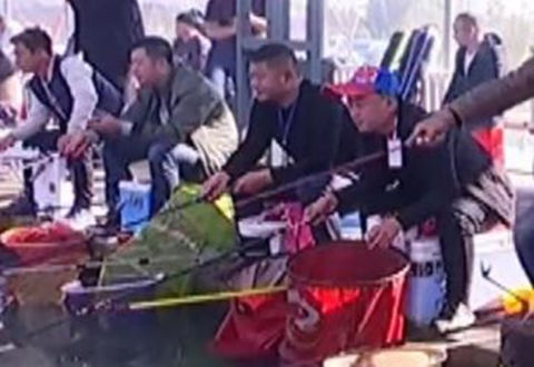 《鱼资渔味》第20171101期 120名钓手战两场鲤鱼 [视频]