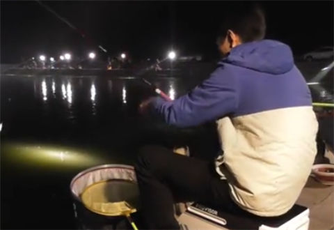 陪着地瓜去钓鱼之北京平谷腾飞菜鸟小强钓鲫鱼（上）[视频]