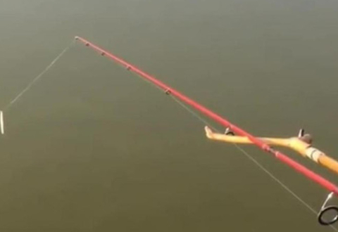 宝峰钓鱼 防止竿梢进水的妙招 [视频]