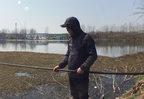 钓鱼维第43期 长竿短线草洞钓鲫鱼连杆 [视频]