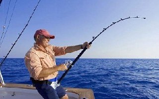 海竿海钓中鱼后正确的收线方法避免跑鱼