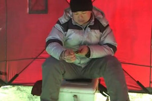 越野越钓 冰钓小公鱼 探钓十三陵水库 160311 [视频]